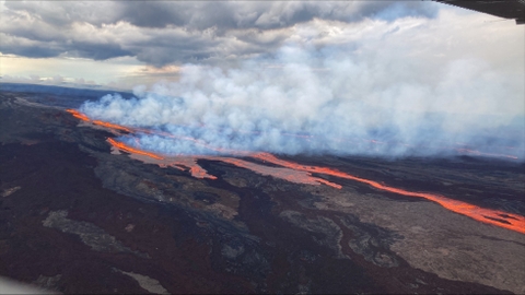 NÚI LỬA MAUNA LOA LỚN NHẤT THẾ GIỚI PHUN TRÀO SAU GẦN 40 NĂM