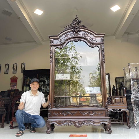 Mẫu Tủ Bày Đồ Dáng Louis Gỗ Gụ 1