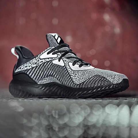 Adidas AlphaBounce trở nên “hào nhoáng” hơn bao giờ hết với bộ sưu tập “ Phản quang”
