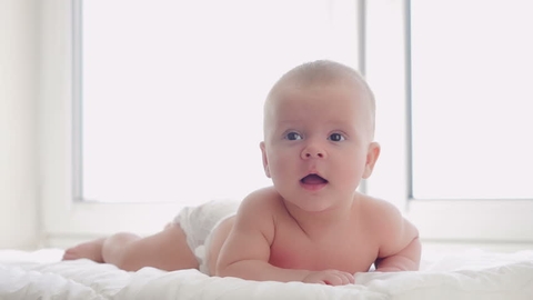 BÉ 4 THÁNG TUỔI