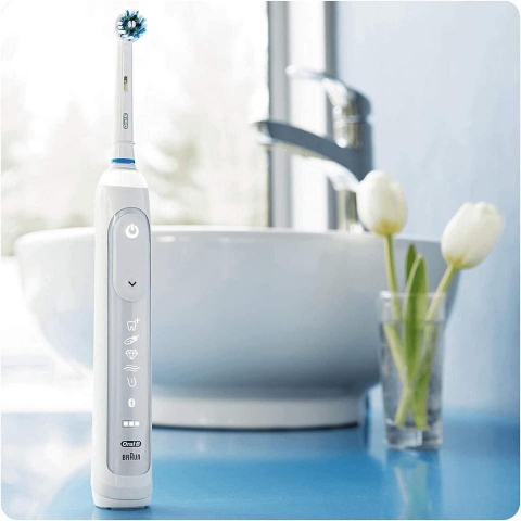 Bàn chải đánh răng điện Oral-B Genius 10100S White