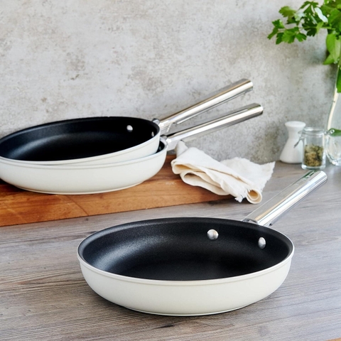 Chảo chống dính Smeg CKFF2601CRM size 26cm màu kem