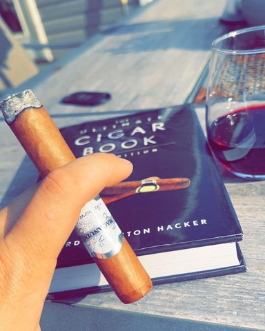 Cigar Macanudo Inspirado Robusto Sampler hộp 5 điếu