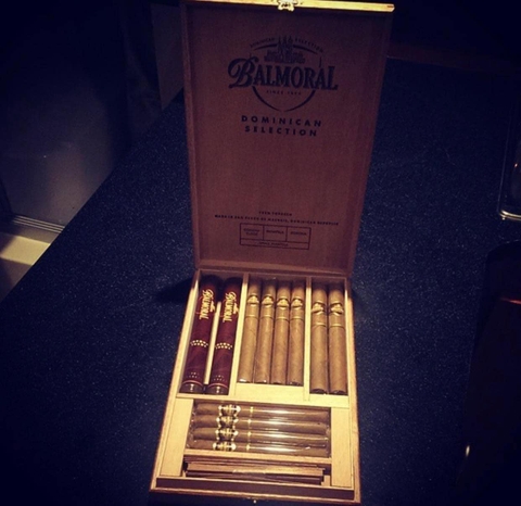 CIGAR BALMORAL DOMINICAN SELECTION COLLECTION SAMPLER (HỘP 12 ĐIẾU)