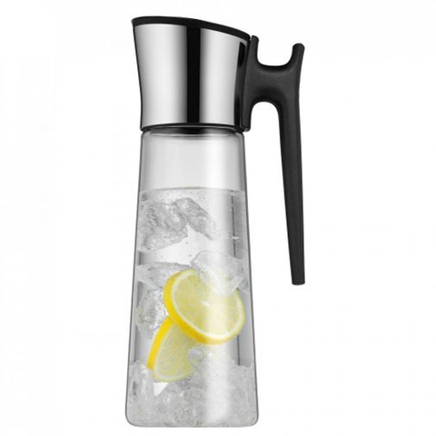 Bình đựng nước thủy tinh WMF Basic mit Griff 1,5 Lít