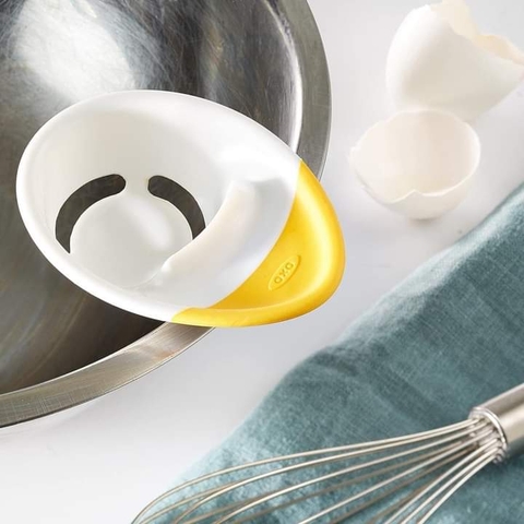 Dụng cụ tách lòng trắng, lòng đỏ và vỏ 3 in 1 Oxo