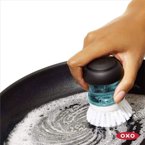Dụng cụ rửa bát kèm bình đựng xà phòng Oxo 36481 đầu mềm
