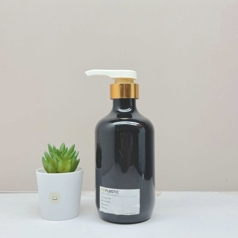 Sự khác biệt giữa chai nhựa PET trong suốt và chai nhựa PET màu