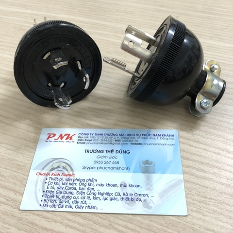 PHÍCH CẰM 3 CHẤU KHÓA 30A 250V