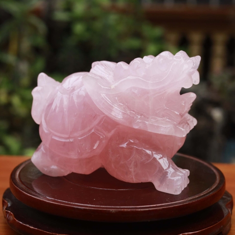 Long quy thạch anh hồng 12.5x8x9.5cm - 1.3kg-MTA299