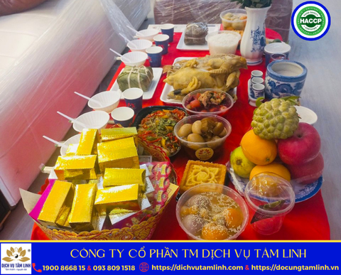 Chi tiết các món lễ vật trong mâm cúng mặn VIP 2 bao gồm gà ta, xôi gấc, bộ tam sên