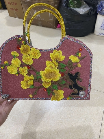 Túi xách vàng mã kiểu truyền thống