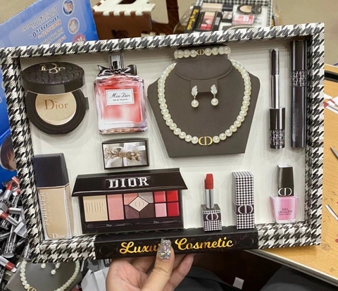 Bộ mỹ phẩm vàng mã DIOR cho Nữ
