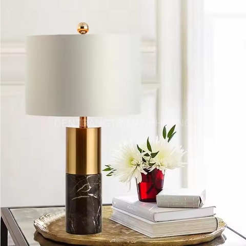 Đèn bàn chân đá cẩm thạch