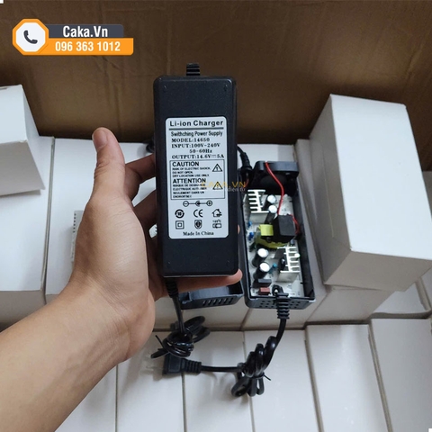 Sạc 4S 14.6V 5A cho pin sắt LiFePO4 3.2V có quạt tản nhiệt