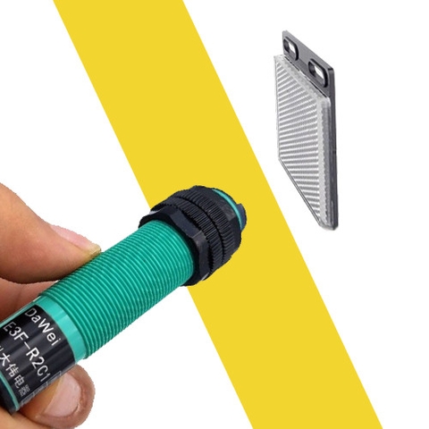 Cảm biến vật cản hồng ngoại gương phản xạ E3F-R2C1