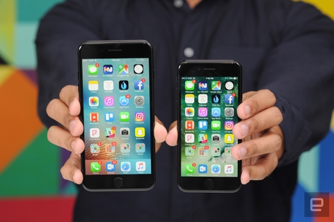 iPhone 7 và iPhone 7 Plus vẫn là bộ đôi smartphone bán chạy nhất 2017