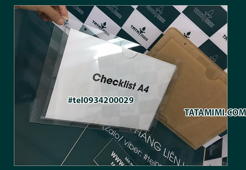 Kệ checklist A4 treo tường có thể dùng ốc vít hoặc keo dán đều được
