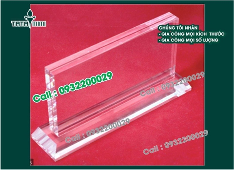 Những mẫu biển chức danh mica để bàn mới