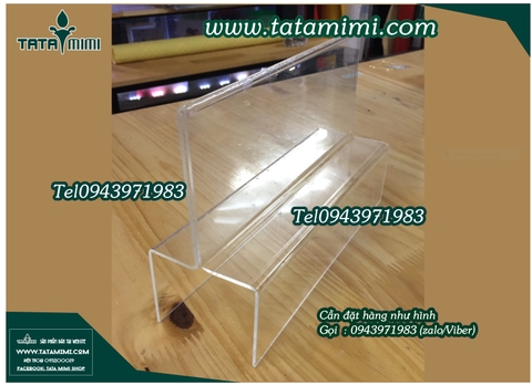 Bảng chức danh để ở quầy giao dịch
