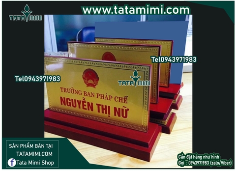 Bảng chức danh đế gỗ mặt mica dễ thay nội dung