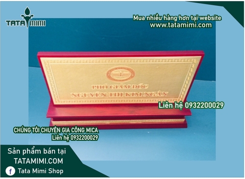 Biển chức danh mẫu đơn giản