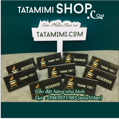 Biển đặt bàn với 2 ngôn ngữ