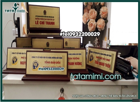 Đơn vị chuyên sản xuất biển chức danh để bàn cao cấp
