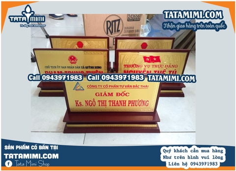 Biển chức danh đế gỗ mặt mạ đồng 2 nội dung