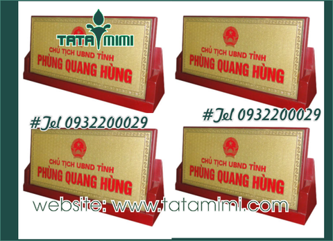 Biển tên chức vụ bằng gỗ thể hiện rõ ràng chi tiết