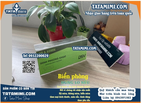 Biển chức danh từ mica có mấy mẫu