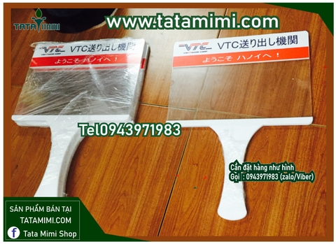 Biển cầm tay biển đón khách