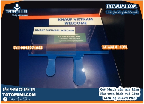 Bảng đón khách bằng mica làm theo kích thước