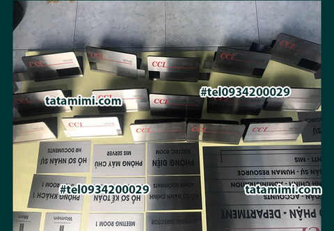 Biển phòng ban được thiết kế trên chất liệu inox