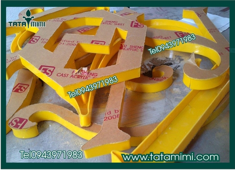 Cắt Mica trong các size giá hợp lý