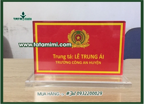 Biển chức danh bằng mica để bàn có độ thẩm mỹ cao