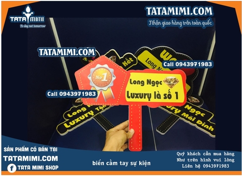In hashtag cầm tay từ chất liệu nhẹ