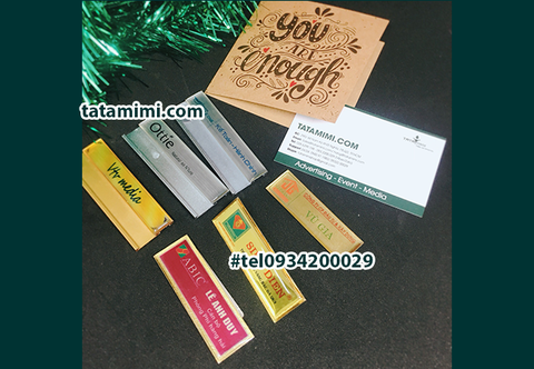 Thẻ tên được làm rất nhỏ gọn và nhẹ nên khách hàng yên tâm là rất chắc chắn