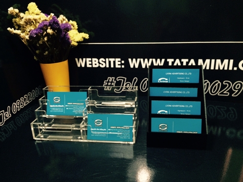 Kệ mica để namecard nhỏ nhắn