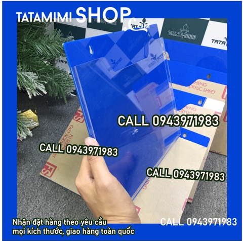 Kệ mica treo tường màu xanh