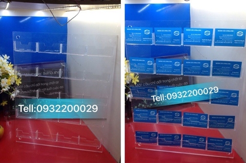 Kệ card visit treo tường bằng mica trong tiết kiệm không gian