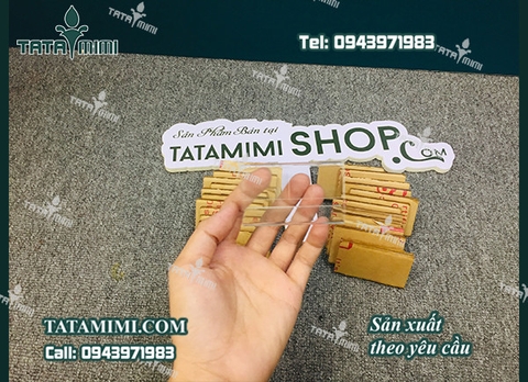 Kệ nhỏ xinh xắn mang biển giá tiền