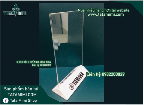 Kệ mica để bàn đế rút có sẵn