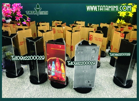 Kệ mica 3 mặt xoay để bàn