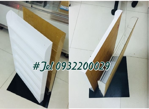 Mẫu kệ sơn móng tay treo tường nhiều tầng
