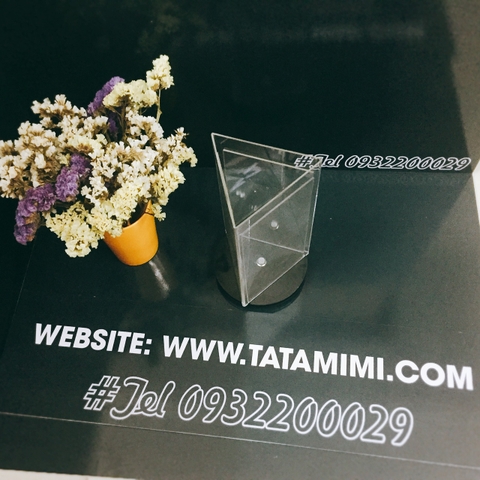 Kệ xoay mica có tính thẩm mỹ cao
