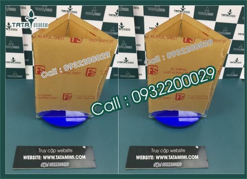Kệ tờ rơi mica để bàn xoay 360 độ