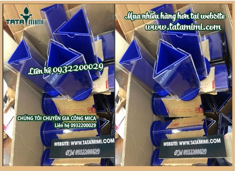 Kệ tờ rơi để bàn nên làm xoay hay không xoay