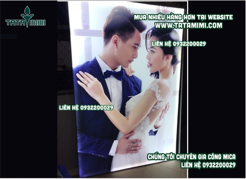 Sử dụng chất liệu mica làm khung hình sang trọng cho ngày cưới