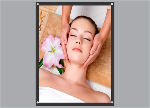 Khung tranh treo tường mica trong trang trí nội thất